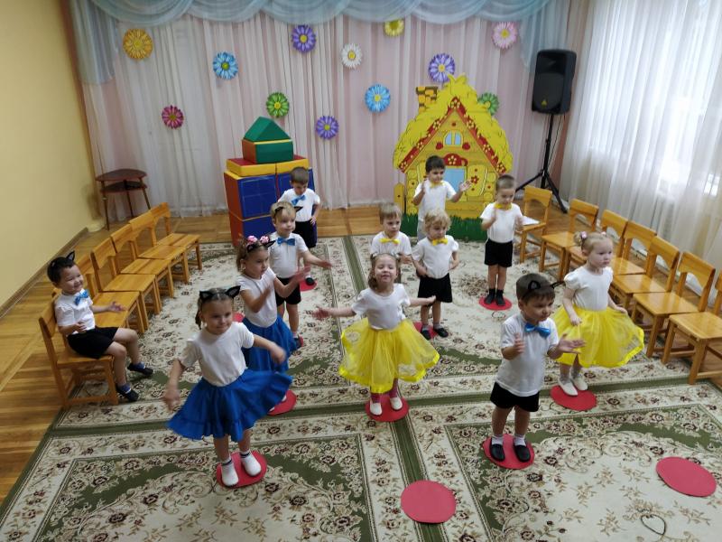 общий танец малышей