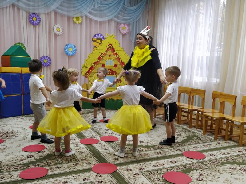 танец цыплят