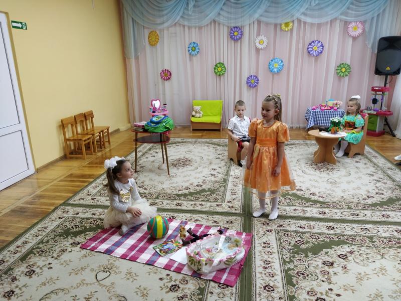 Сценка "Поиграйте с ребёнком в старшей группе "Жемчужина"